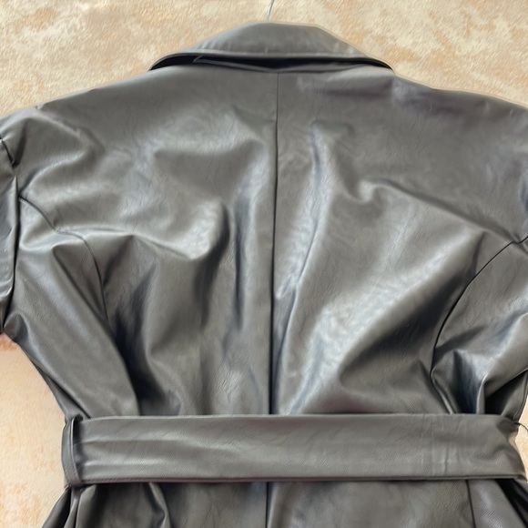 NWT MUST HAVE FAUX LEATHER BLAZER WITH BELT - Picture 6 of 8